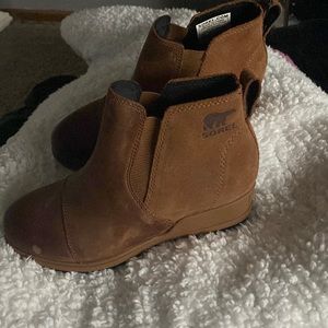 never worn got incorrect size lost receipt so wasn’t able to return